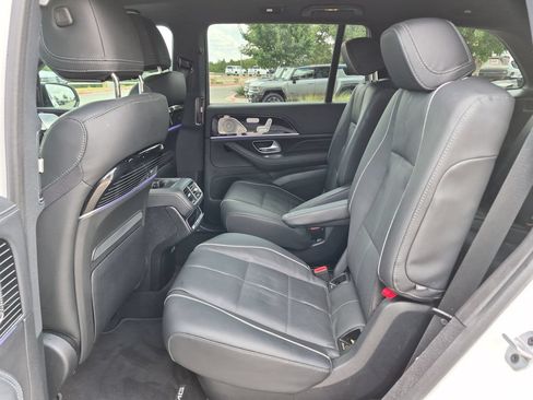 Used 2024 Mercedes-Benz GLS 580 4MATIC image 35