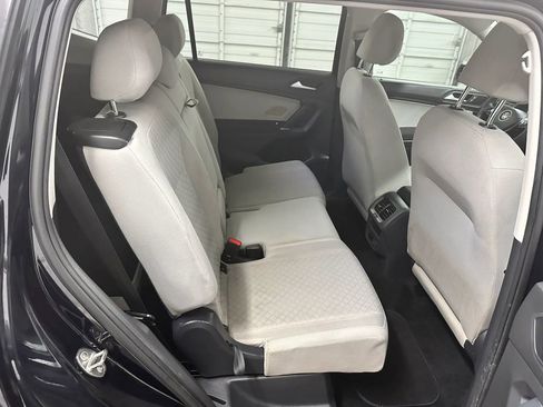 Used 2020 Volkswagen Tiguan S image 29