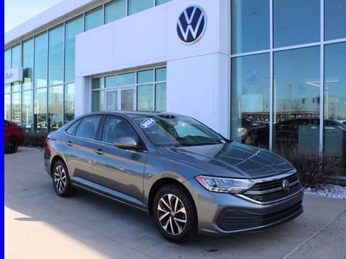 Used 2024 Volkswagen Jetta S image 1