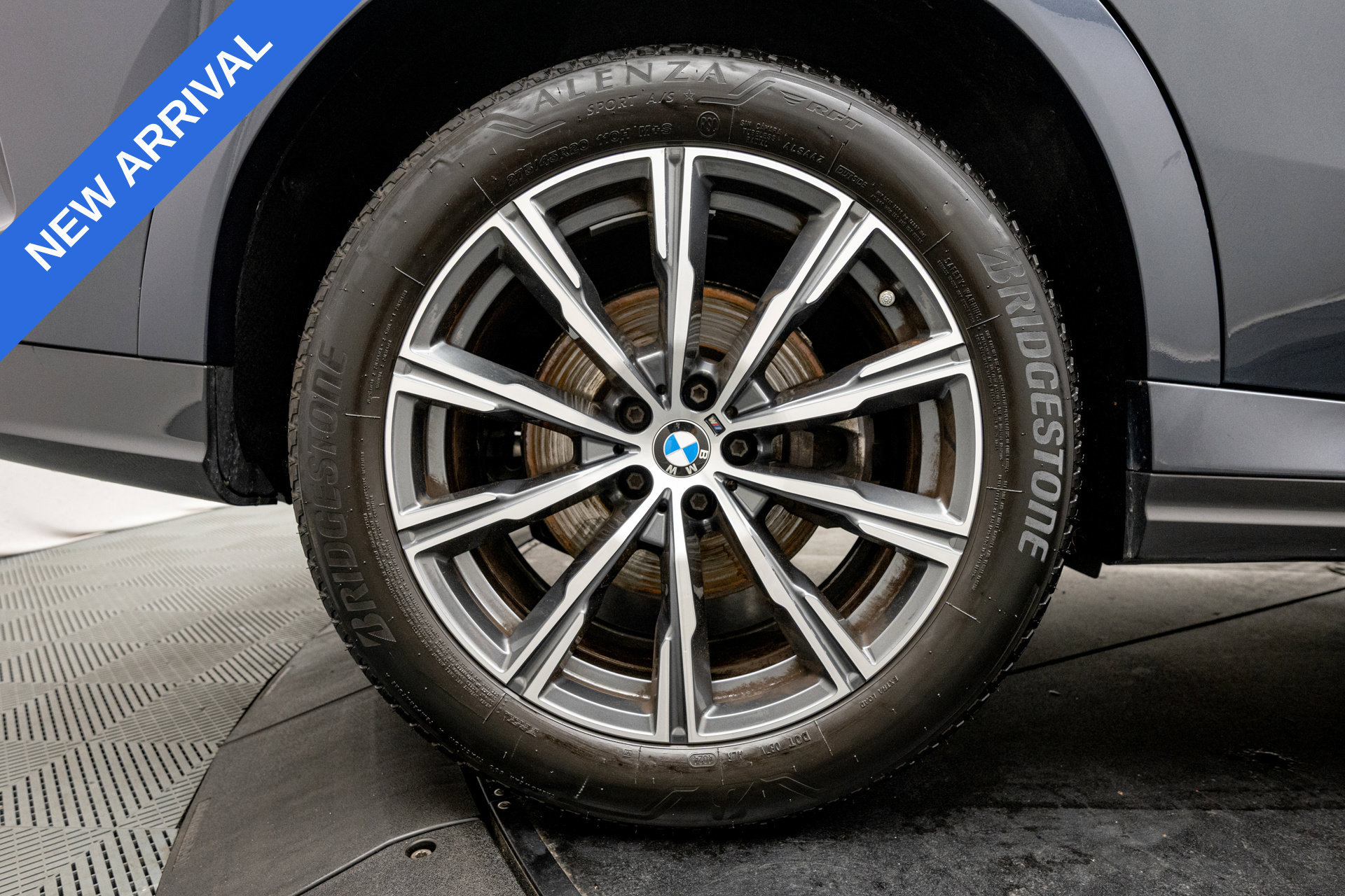 Used 2022 BMW X6 xDrive40i w/ M Sport Package AWD/4WD image 27