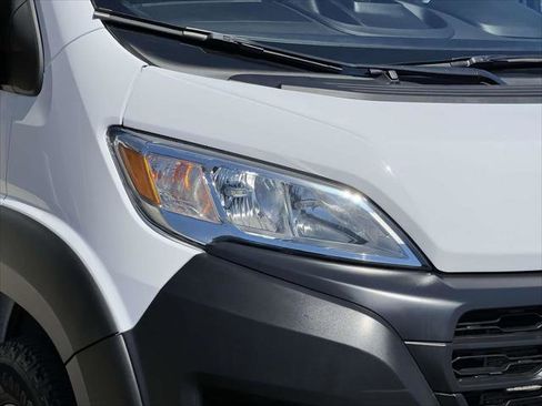 Used 2025 RAM ProMaster 2500 w/ Convenience Group image 11