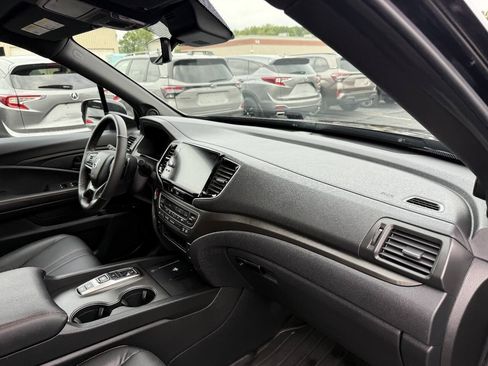 Used 2025 Honda Ridgeline TrailSport image 28