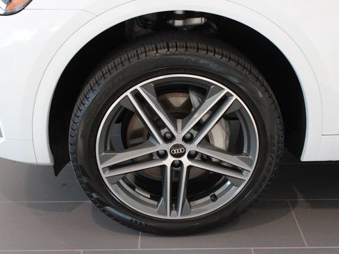 Used 2021 Audi Q5 e Premium Plus AWD/4WD image 28
