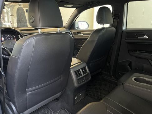 Used 2020 Volkswagen Atlas Cross Sport SEL w/ Cross Sport MDO Package FWD image 17