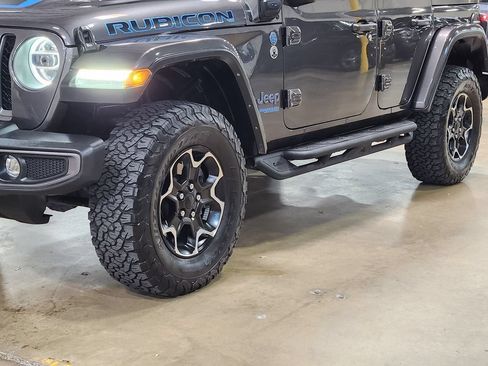 Used 2022 Jeep Wrangler Unlimited Rubicon 4xe w/ Cold Weather Group AWD/4WD image 17