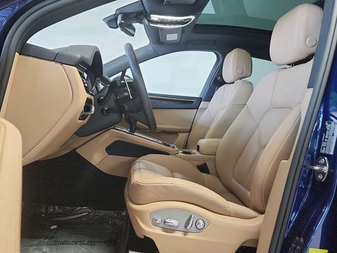 Used 2026 Porsche Macan image 5