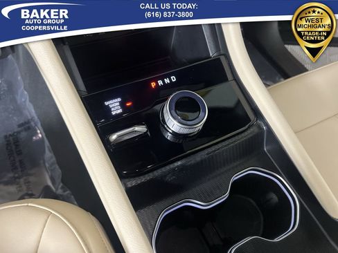 Used 2024 Jeep Grand Cherokee Limited w/ Black Appearance Package image 17