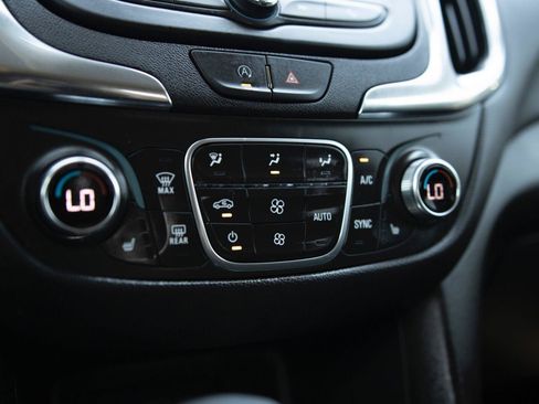 Used 2024 Chevrolet Equinox LT AWD/4WD image 9