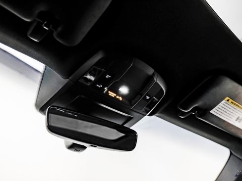 Used 2024 Porsche 911 Carrera w/ Premium Package image 34