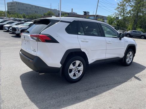 Used 2021 Toyota RAV4 LE AWD/4WD image 8