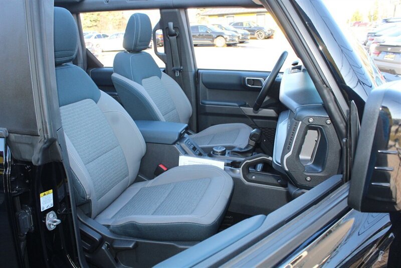Used 2023 Ford Bronco Outer Banks AWD/4WD image 15
