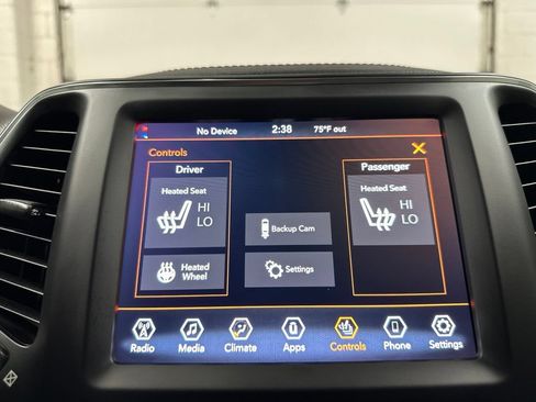 Used 2022 Jeep Cherokee Latitude AWD/4WD image 31