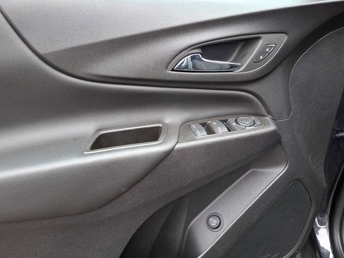 Used 2022 Chevrolet Equinox LT image 12