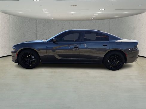 Used 2023 Dodge Charger SXT image 6