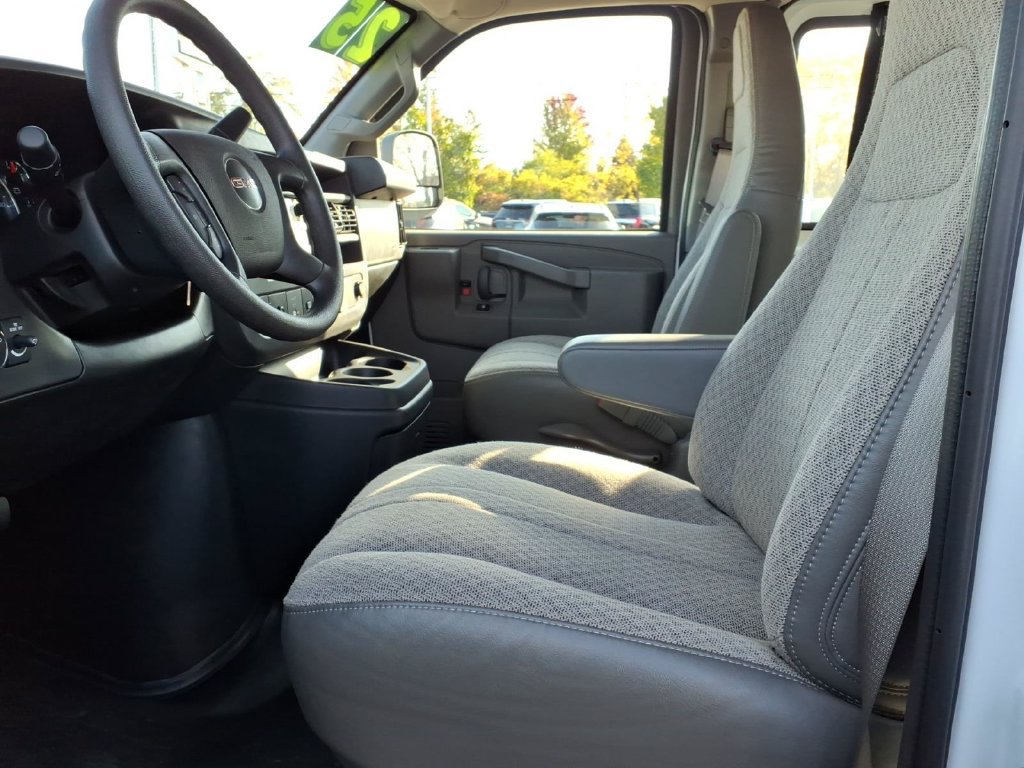 Used 2025 GMC Savana 2500 Extended w/ Driver Convenience Package RWD image 12