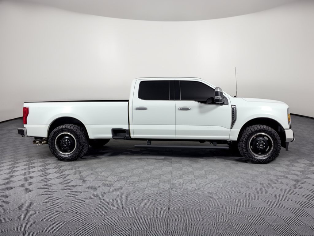 Used 2023 Ford F350 Platinum AWD/4WD image 8