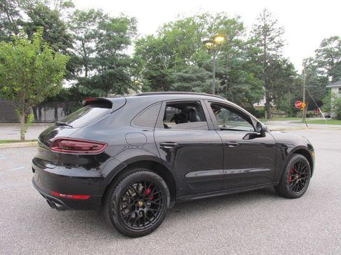 Used 2018 Porsche Macan Turbo image 91