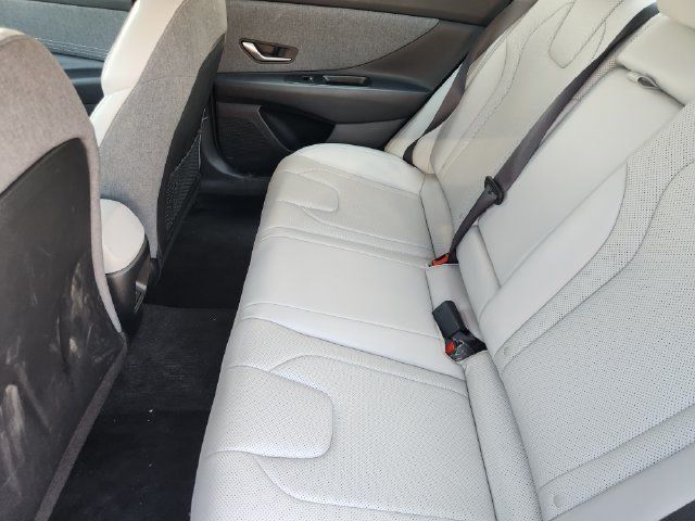 Used 2025 Hyundai Elantra Limited FWD image 30