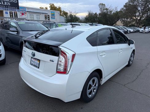 Used 2014 Toyota Prius Three image 4