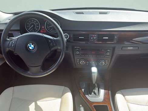 Used 2011 BMW 328i xDrive Sedan AWD/4WD image 13