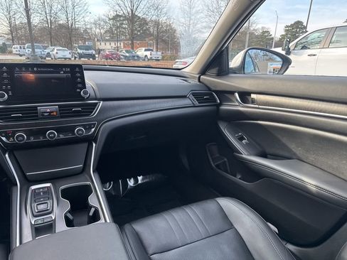 Used 2021 Honda Accord Touring image 10