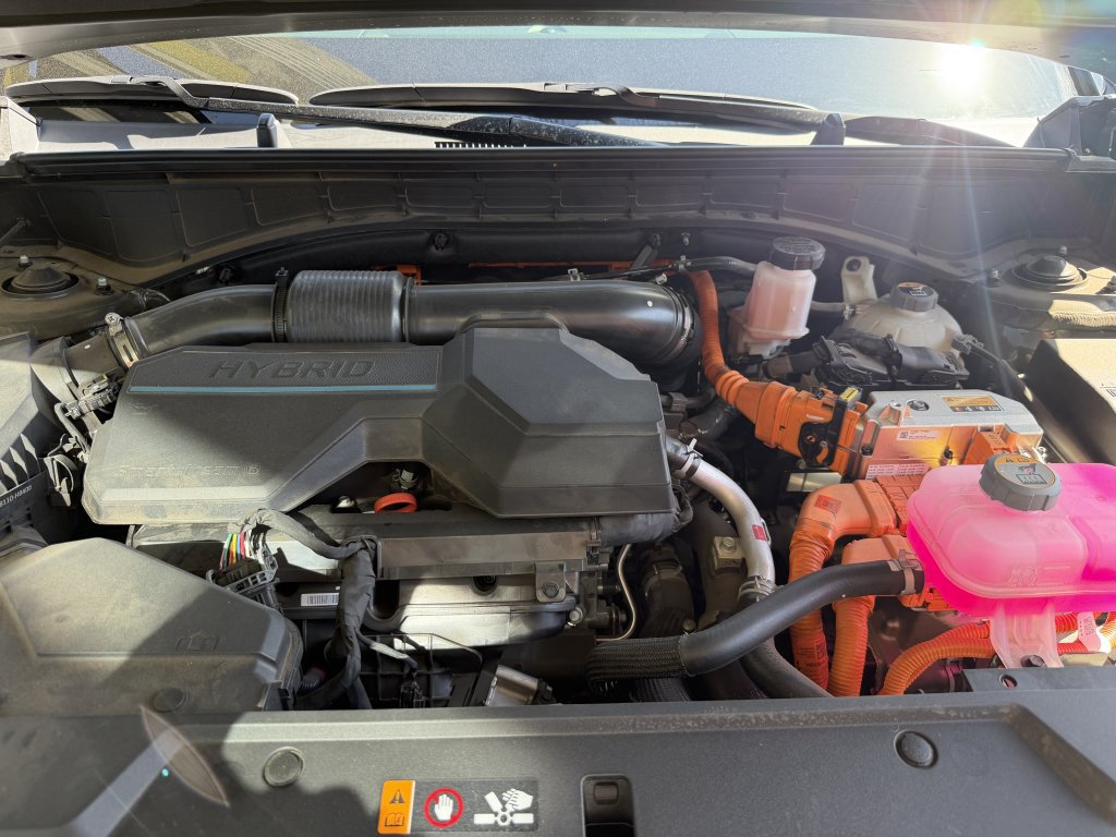Used 2025 Hyundai Santa Fe Limited FWD image 46
