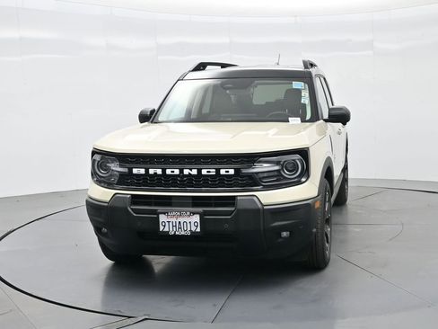 Used 2025 Ford Bronco Sport Outer Banks w/ Outer Banks Tech Package+ image 3