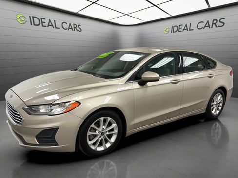 Used 2019 Ford Fusion SE FWD image 1
