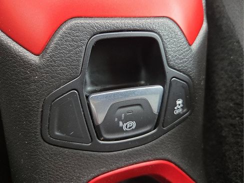 Used 2016 Jeep Renegade Trailhawk w/ Premium Trailhawk Package AWD/4WD image 21