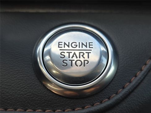 New 2026 Lincoln Nautilus Premier image 18