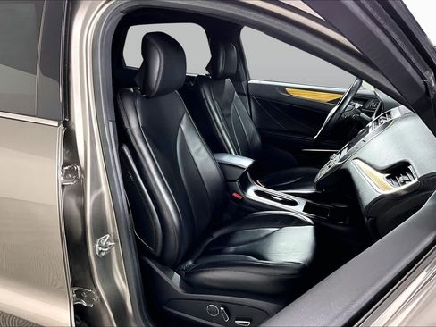 Used 2016 Lincoln MKC Select w/ Select Plus Package FWD image 8