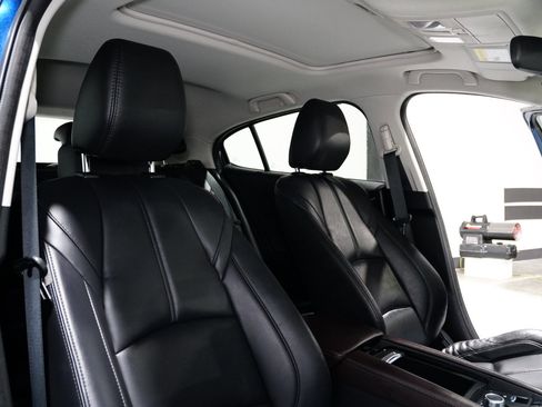 Used 2018 MAZDA MAZDA3 Touring image 14