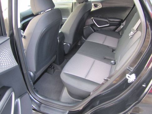 Used 2024 Kia Soul LX w/ Option Group 015 FWD image 18