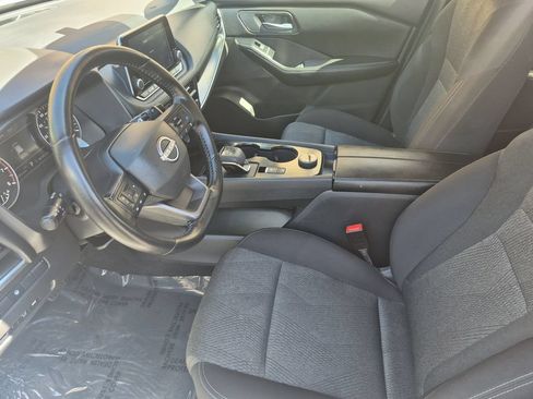 Used 2025 Nissan Rogue SV AWD/4WD image 11