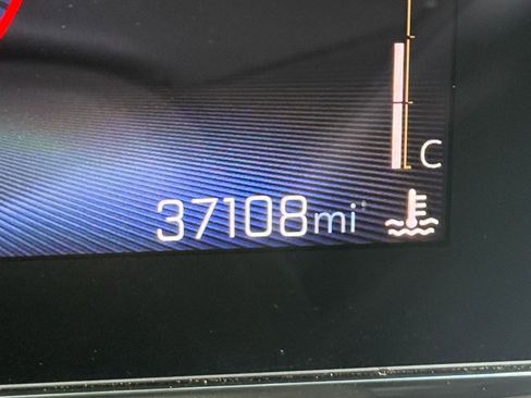 Used 2025 Chevrolet Trax LT w/ LT Convenience Package FWD image 37