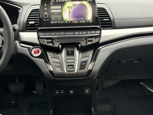 Used 2025 Honda Odyssey Touring image 16