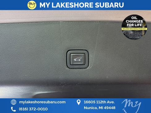 Used 2020 Chevrolet Traverse LT w/ Driver Confidence II Package AWD/4WD image 30