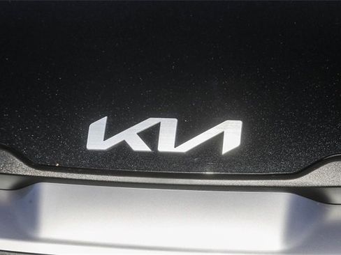 Used 2023 Kia Sportage LX image 7