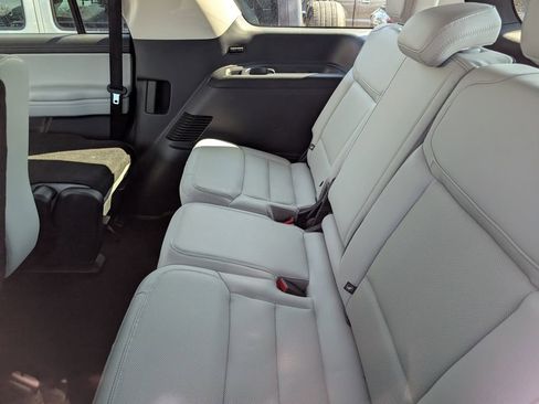 Used 2025 Ford Expedition Platinum image 7