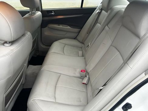 Used 2012 INFINITI G37 x w/ Premium Pkg image 11