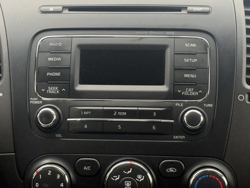 Used 2014 Kia Forte LX FWD image 21