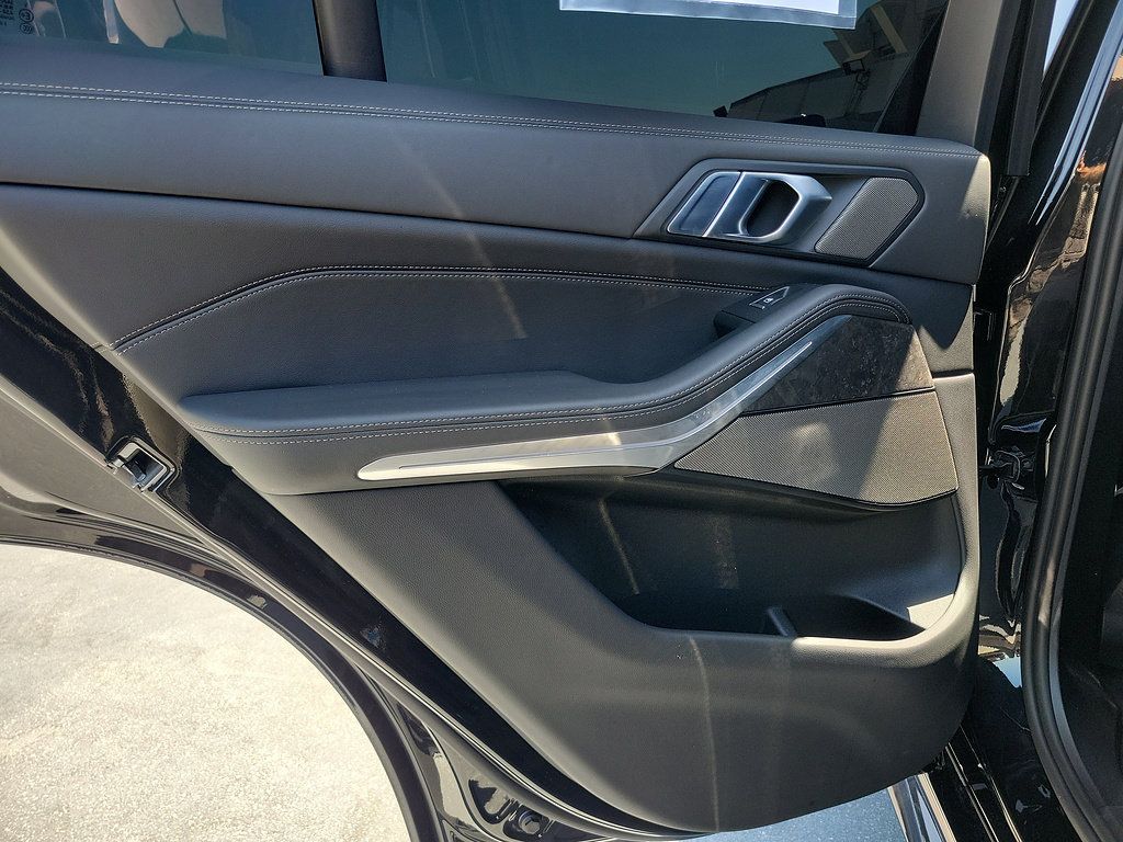 Used 2026 BMW X5 sDrive40i w/ M Sport Package RWD image 16