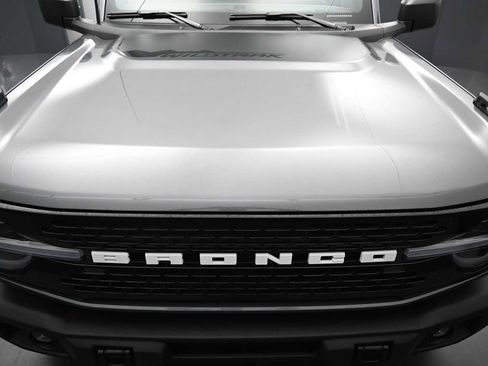 Used 2023 Ford Bronco Wildtrak AWD/4WD image 21