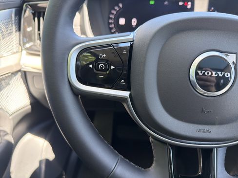 Used 2025 Volvo XC90 B6 Ultra w/ Lounge Package AWD/4WD image 19