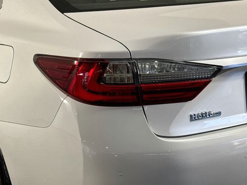 Used 2018 Lexus ES 350 w/ Premier Package FWD image 36