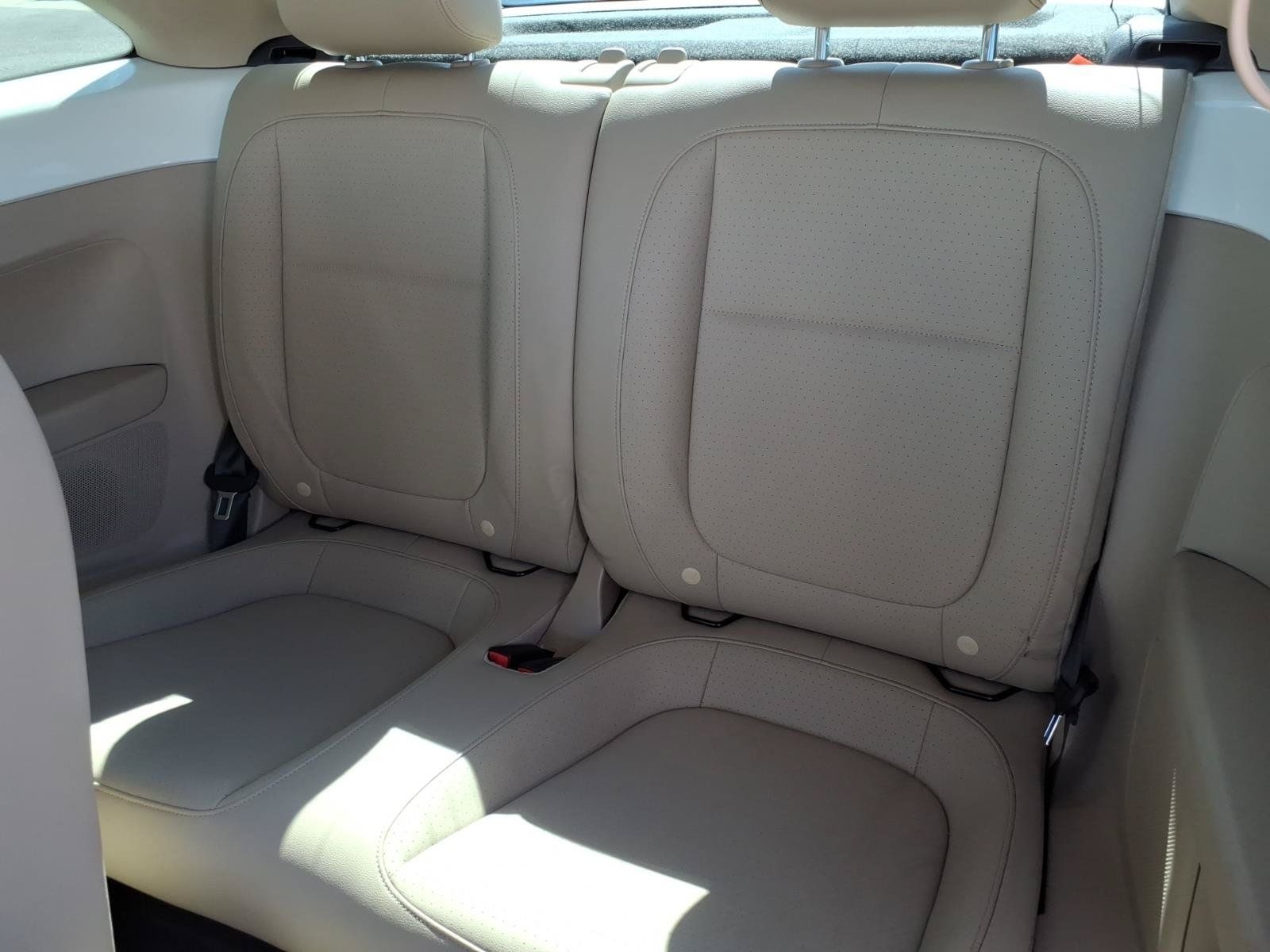 Used 2019 Volkswagen Beetle 2.0T SE FWD image 22