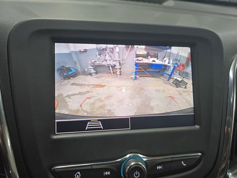 Used 2023 Chevrolet Equinox LT image 25