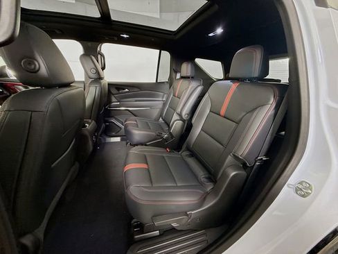 New 2026 Chevrolet Traverse RS image 28