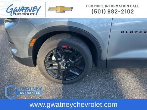 Used 2023 Chevrolet Blazer LT w/ Convenience Package image 9