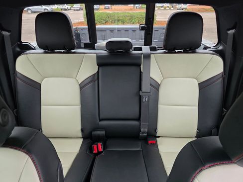 New 2025 Chevrolet Colorado LT w/ LT Convenience Package RWD image 17